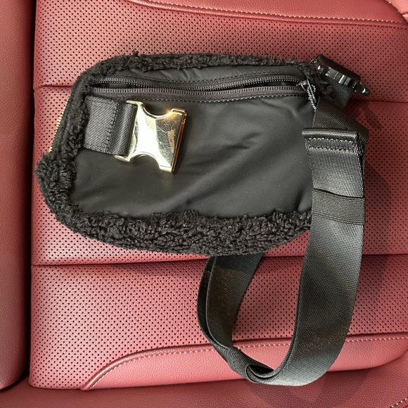 LULU LEMON waist bag - Picture 2 of 4